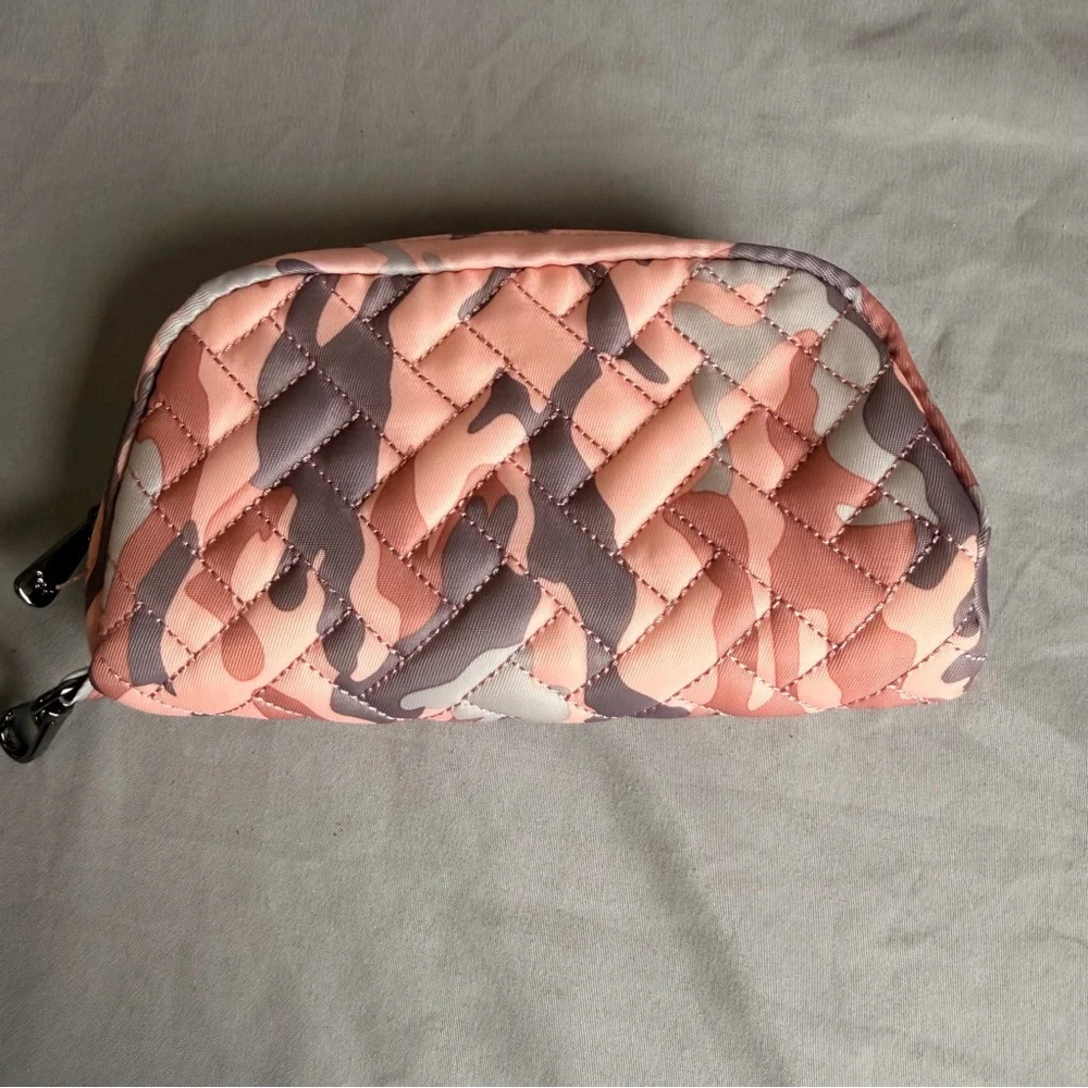Lug Bobsled Zippered eyeglass case in pink camo